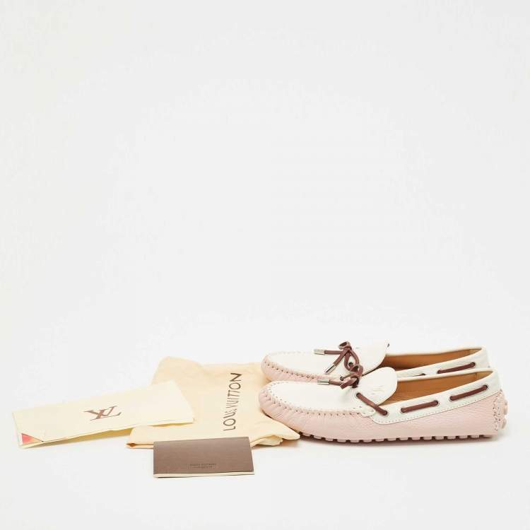 مملوكة مسبقًا Louis Vuitton Light Pink/White Leather Arizona Loafers Size 42.5