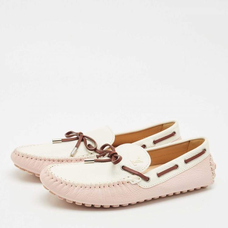 مملوكة مسبقًا Louis Vuitton Light Pink/White Leather Arizona Loafers Size 42.5