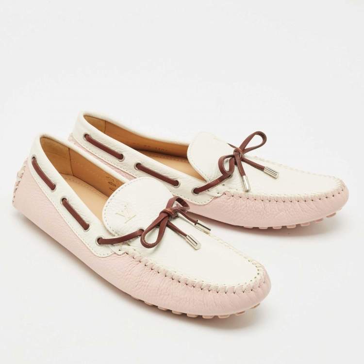 مملوكة مسبقًا Louis Vuitton Light Pink/White Leather Arizona Loafers Size 42.5