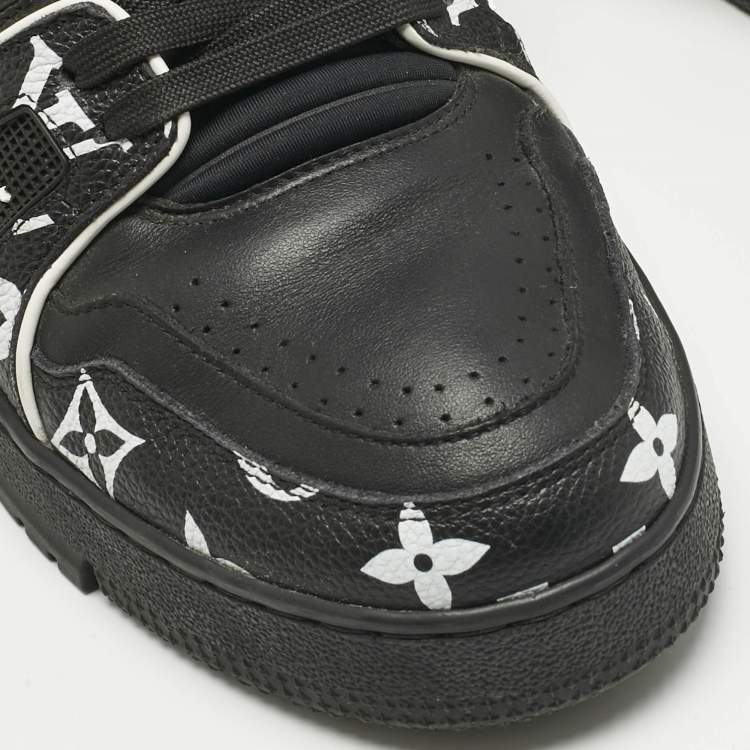 Pre Owned Louis Vuitton Black Monogram Leather LV Trainer Sneakers Size 40