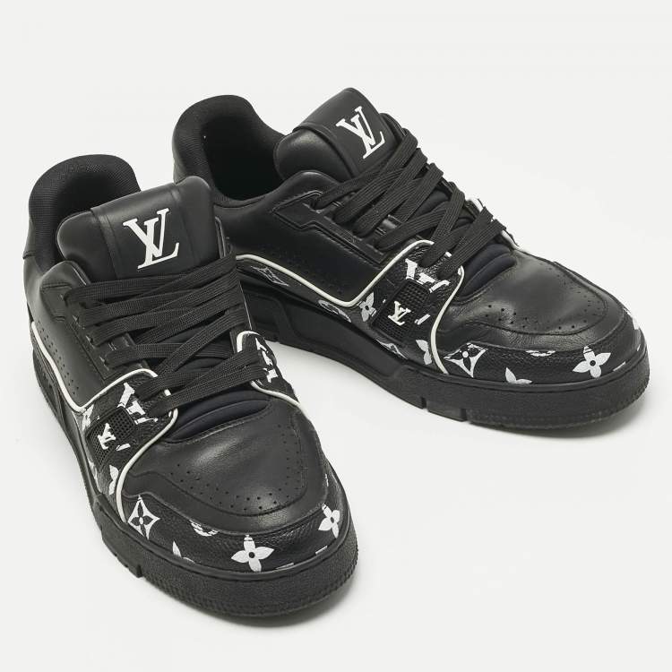 Pre Owned Louis Vuitton Black Monogram Leather LV Trainer Sneakers Size 40