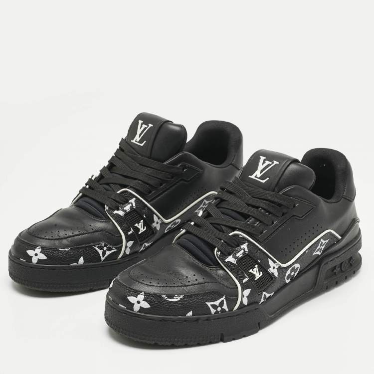 Pre Owned Louis Vuitton Black Monogram Leather LV Trainer Sneakers Size 40