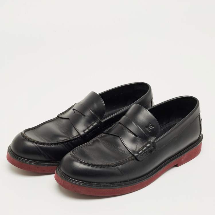 مملوكة مسبقًا Louis Vuitton Black Leather Slip On Loafers Size 42.5
