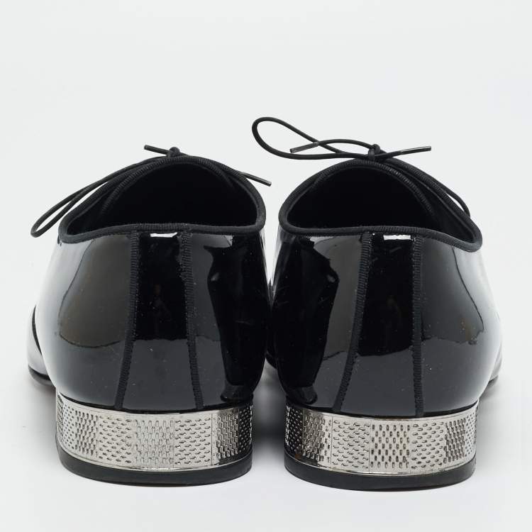 مملوكة مسبقًا Louis Vuitton Size 43 Black Patent Leather Derby