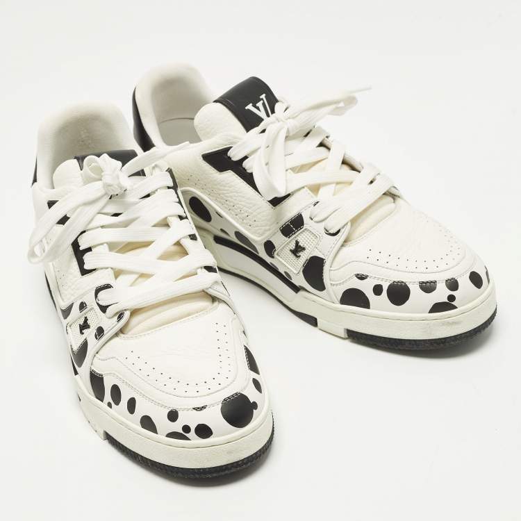 Pre Owned Louis Vuitton LV Trainer Size 42 White/Black Leather Lace Up Sneakers