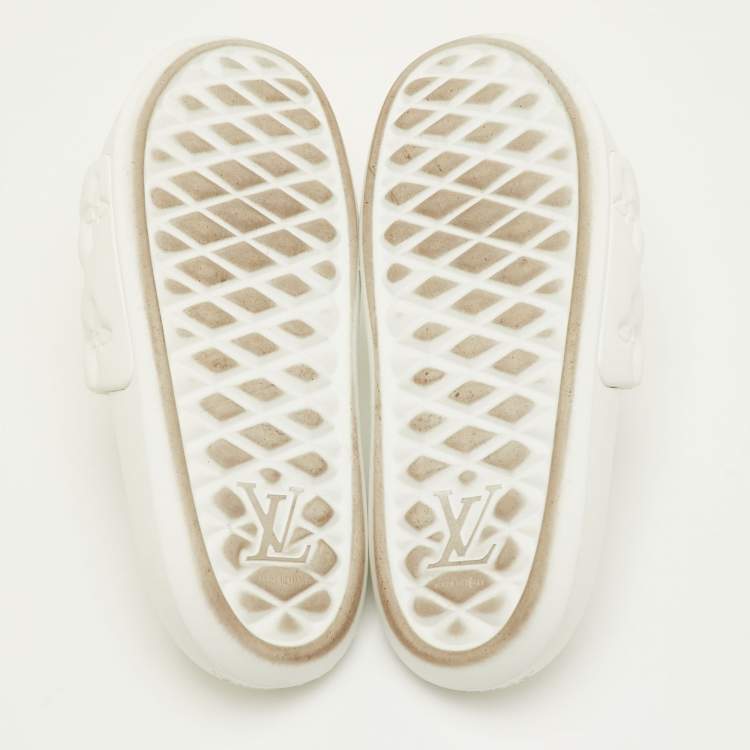 Pre Owned Louis Vuitton Waterfront Size 41 White Monogram Rubber Pool Slide Sandals