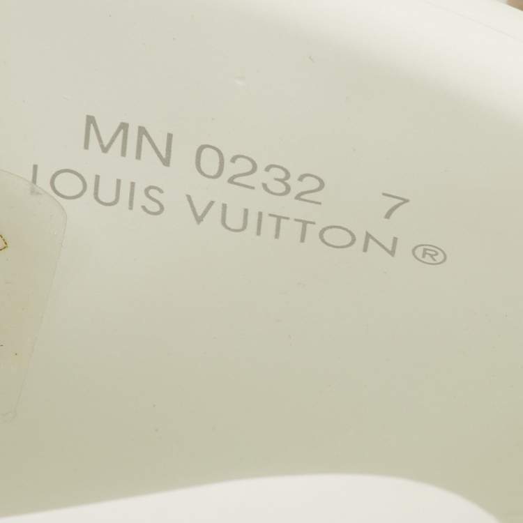Pre Owned Louis Vuitton Waterfront Size 41 White Monogram Rubber Pool Slide Sandals