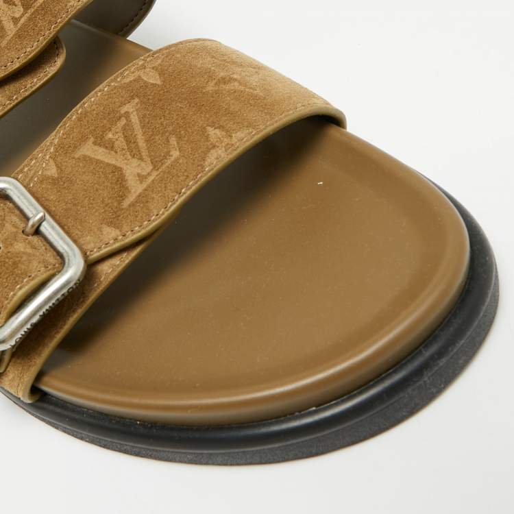 Pre Owned Louis Vuitton Bom Dia Size 45 Green Suede Slide Sandals