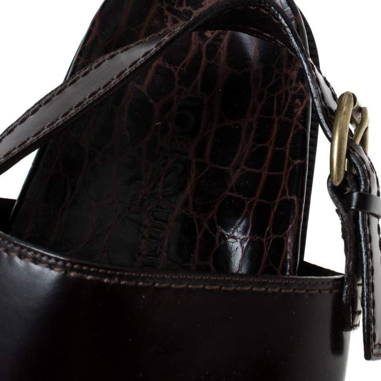 مملوكة مسبقًا Louis Vuitton Brown Croc Leather Flat Sandals Size 43