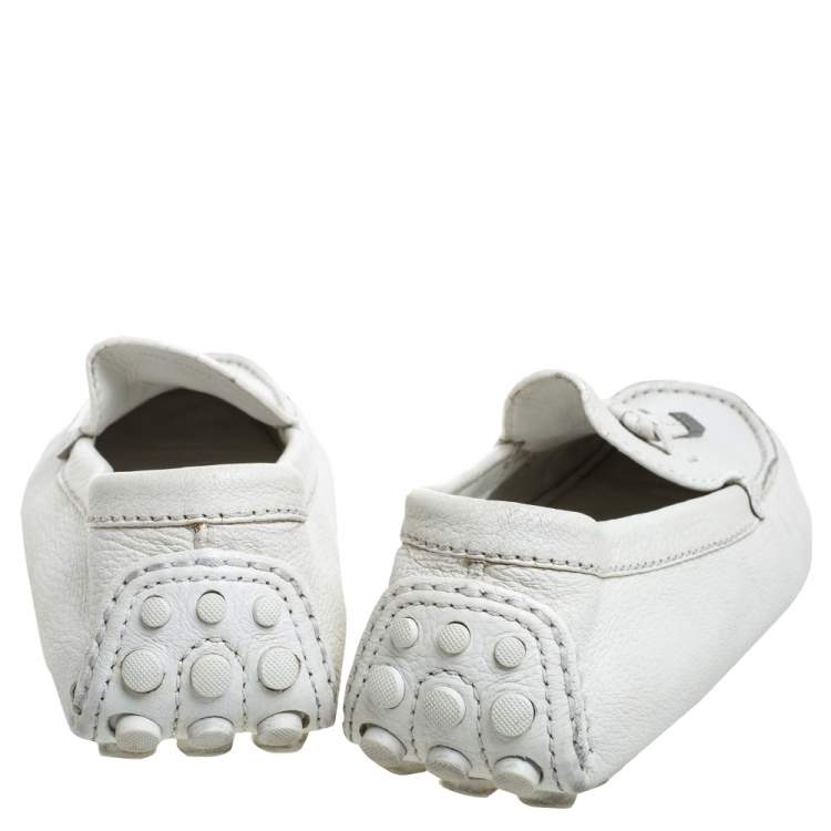 Pre Owned Louis Vuitton White Textured Leather Logo Bow Loafers Size 41