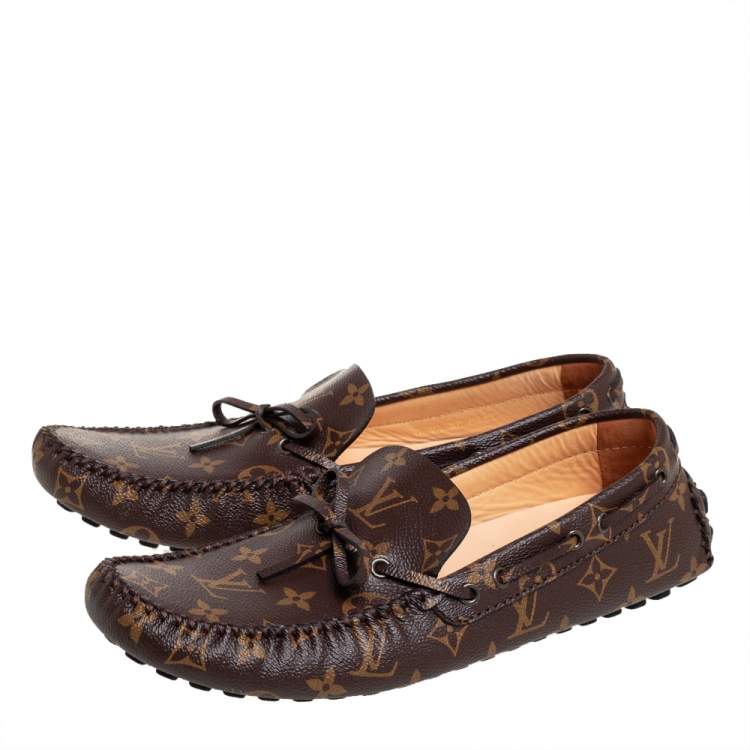 مملوكة مسبقًا Louis Vuitton Brown/Beige Monogram Canvas Arizona Slip On Loafers Size 43.5