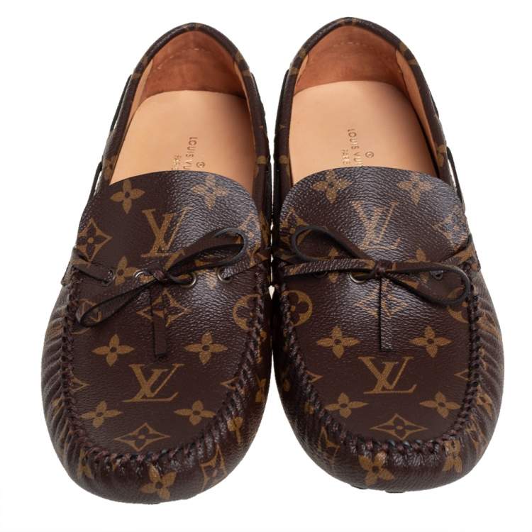 مملوكة مسبقًا Louis Vuitton Brown/Beige Monogram Canvas Arizona Slip On Loafers Size 43.5