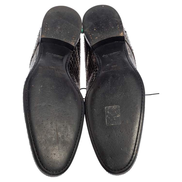 مملوكة مسبقًا Louis Vuitton Metallic Grey Python Lace Up Derby Size 41.5