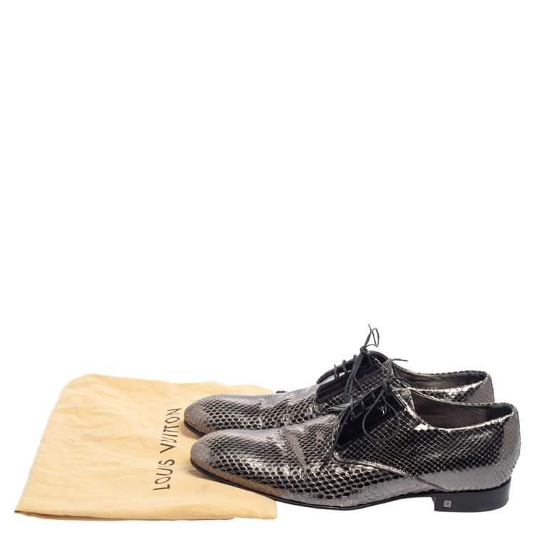 مملوكة مسبقًا Louis Vuitton Metallic Grey Python Lace Up Derby Size 41.5