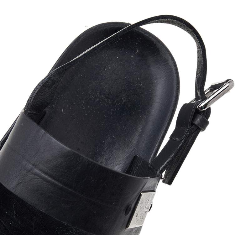 مملوكة مسبقًا Louis Vuitton Black Leather Flat Sandals Size 43
