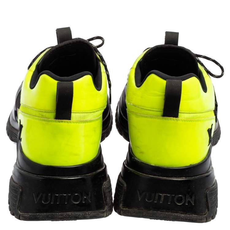 مملوكة مسبقًا Louis Vuitton Black/Green Leather and Mesh Run Away Pulse Sneakers Size 44.5