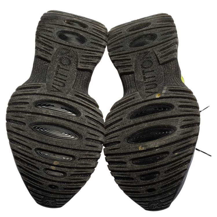مملوكة مسبقًا Louis Vuitton Black/Green Leather and Mesh Run Away Pulse Sneakers Size 44.5