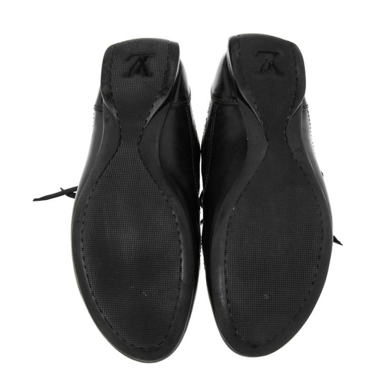 مملوكة مسبقًا Louis Vuitton Black Monogram Embossed Leather Lace Up Sneakers Size 44.5
