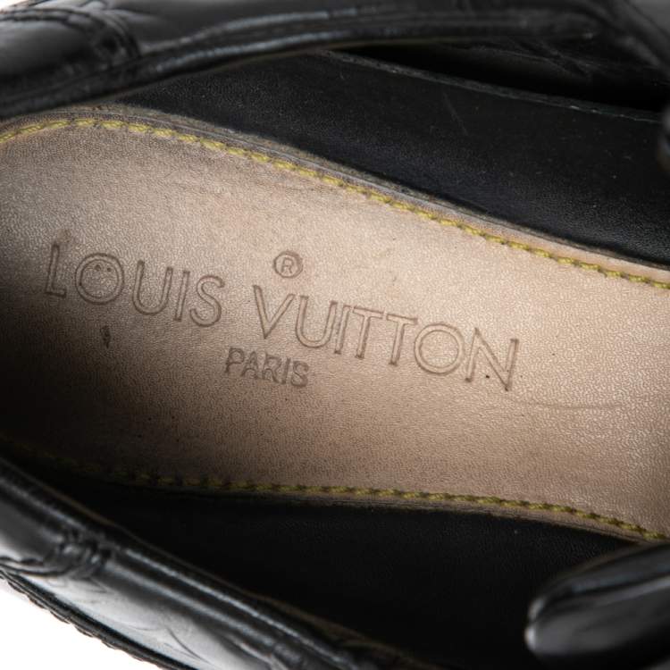 مملوكة مسبقًا Louis Vuitton Black Monogram Embossed Leather Lace Up Sneakers Size 44.5