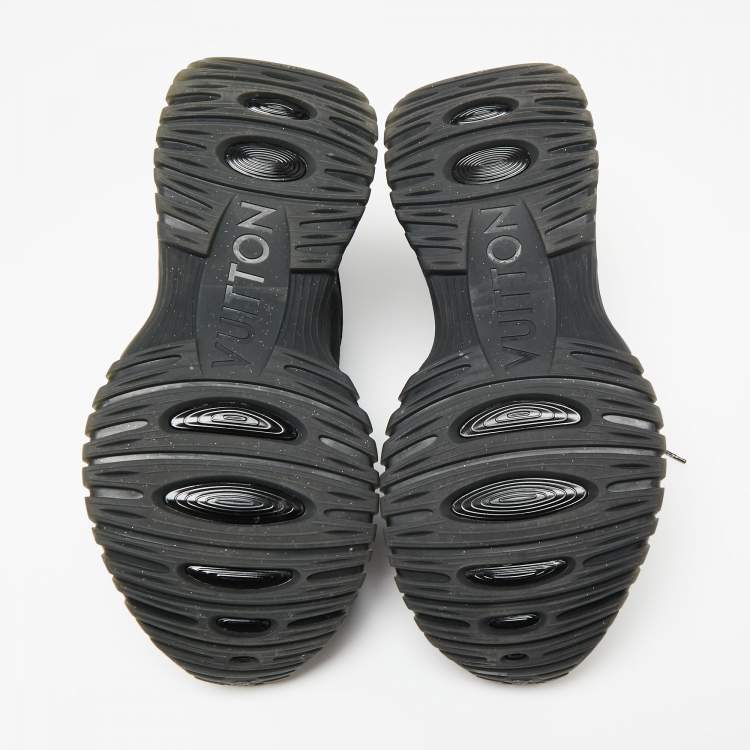 Pre Owned Louis Vuitton Black/Brown Monogram Canvas and Mesh Run Away Pulse Sneakers Size 41.5