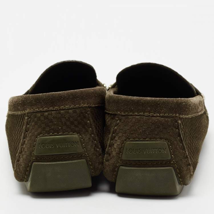مملوكة مسبقًا Louis Vuitton Olive Green Textured Suede Monte Carlo Loafers Size 43