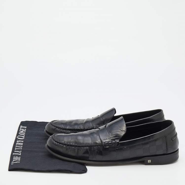 مملوكة مسبقًا Louis Vuitton Black Damier Leather Santiago Slip On Loafers Size 44