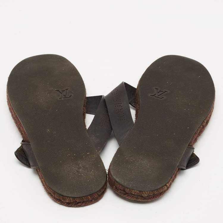 مملوكة مسبقًا Louis Vuitton Brown Leather Thong Flats Size 43