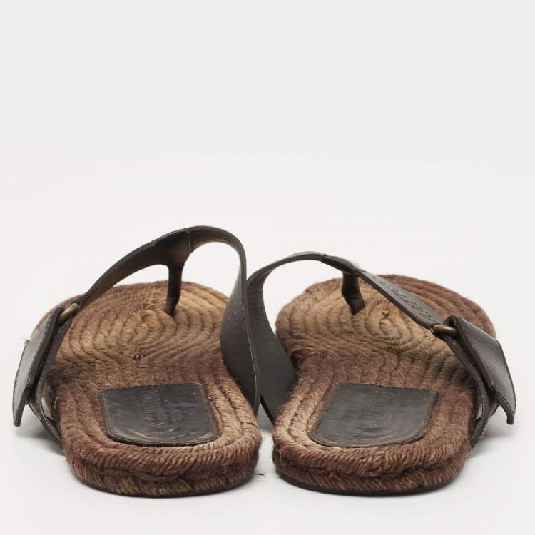 مملوكة مسبقًا Louis Vuitton Brown Leather Thong Flats Size 43