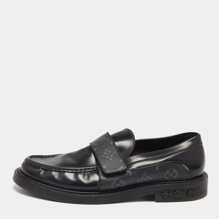 مملوكة مسبقًا Louis Vuitton Black Monogram Canvas and Leather Loafers Size 42