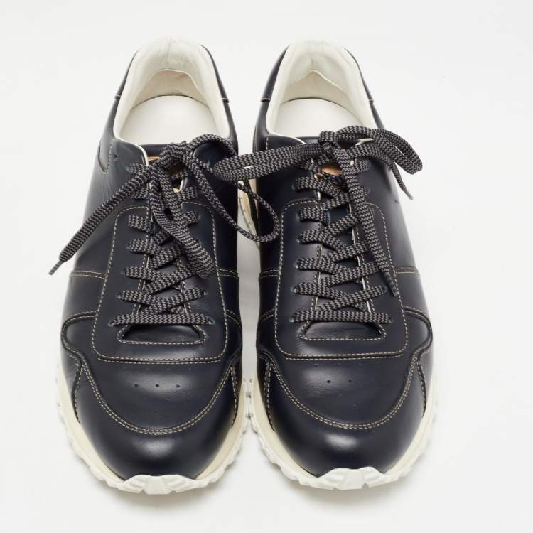 مملوكة مسبقًا Louis Vuitton Navy Blue Leather Runaway Sneakers Size 39.5
