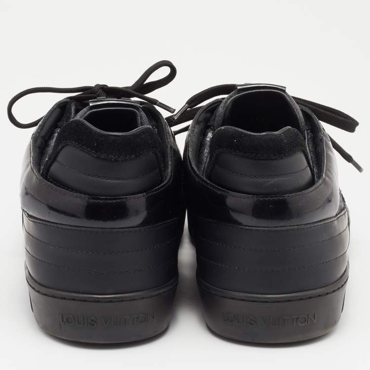 مملوكة مسبقًا Louis Vuitton Black Patent Leather and Python Low Top Sneakers Size 43