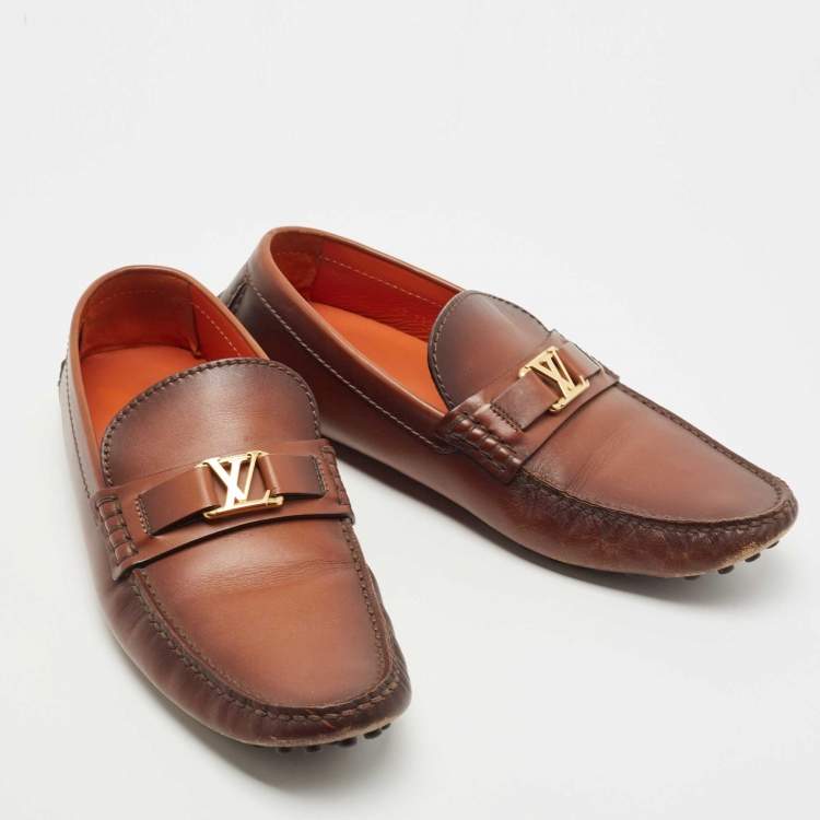 مملوكة مسبقًا Louis Vuitton Two Tone Leather Hockenheim Loafers Size 42