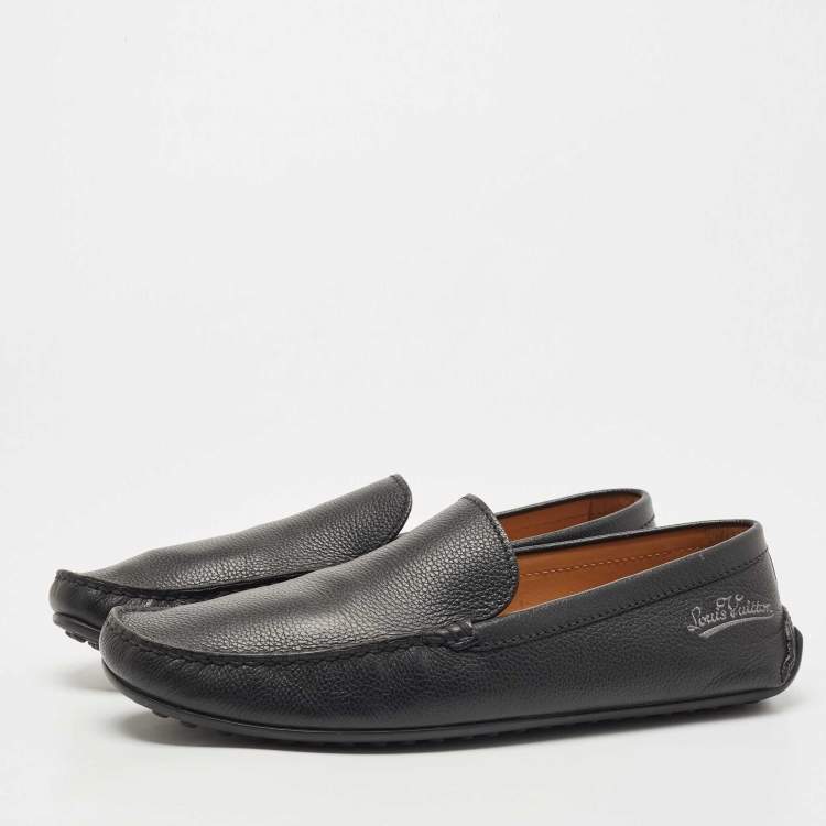 مملوكة مسبقًا Louis Vuitton Black Leather Slip On Loafers Size 44