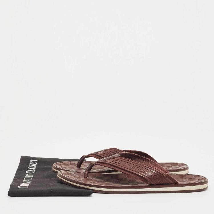 مملوكة مسبقًا Louis Vuitton Burgundy Logo Embossed Rubber Thong Flats Size 42.5