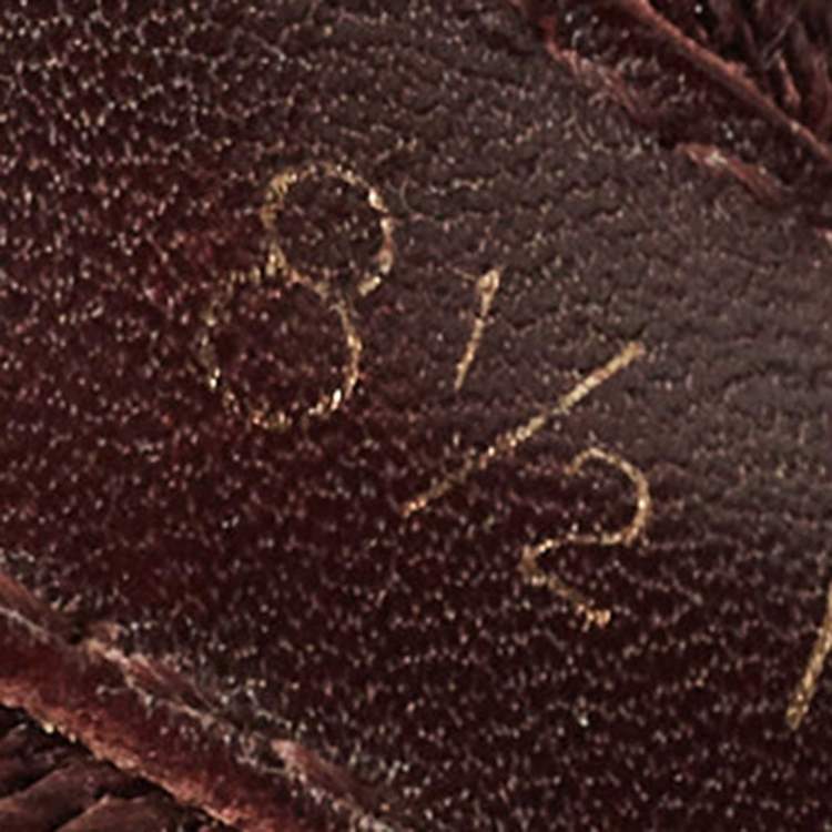 مملوكة مسبقًا Louis Vuitton Burgundy Logo Embossed Rubber Thong Flats Size 42.5