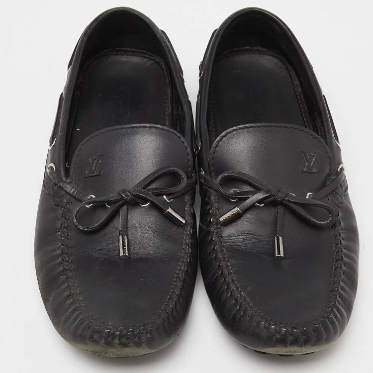 مملوكة مسبقًا Louis Vuitton Black Leather Bow Slip On Loafers Size 43.5
