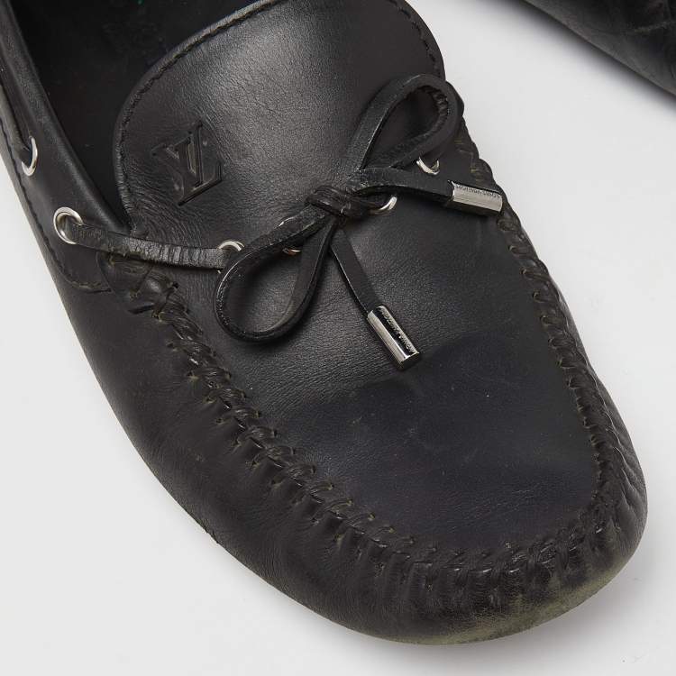 مملوكة مسبقًا Louis Vuitton Black Leather Bow Slip On Loafers Size 43.5