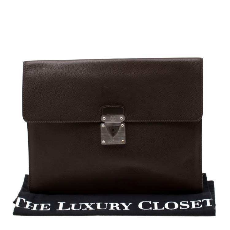 Pre Owned Louis Vuitton Brown Taiga Leather Minuto Portfolio Case