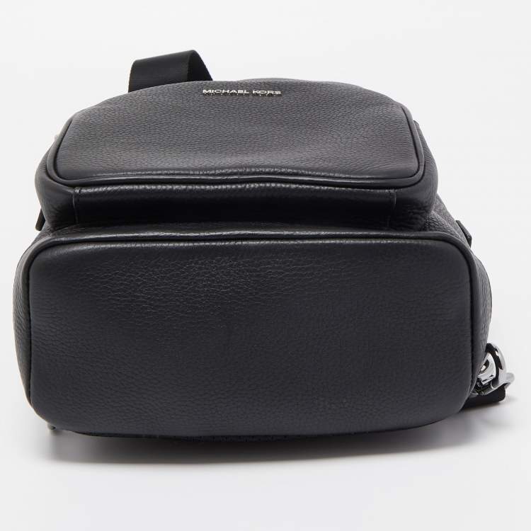 Pre Owned Michael Kors Black Leather Commuter Sling Bag