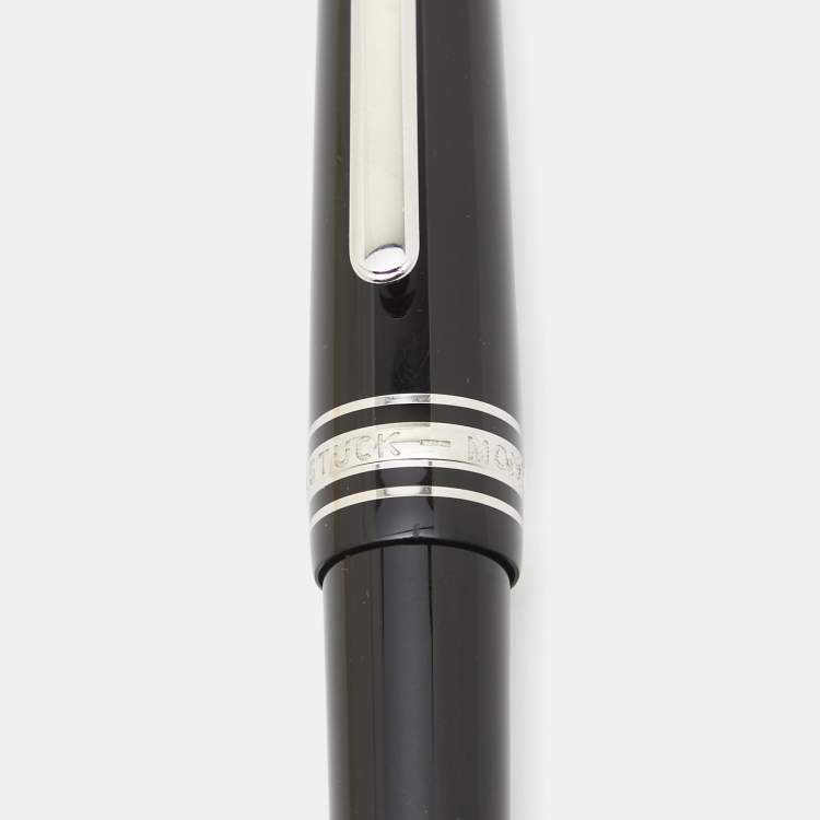 Pre Owned Montblanc Meisterstuck Resin Silver Tone Ballpoint Pen