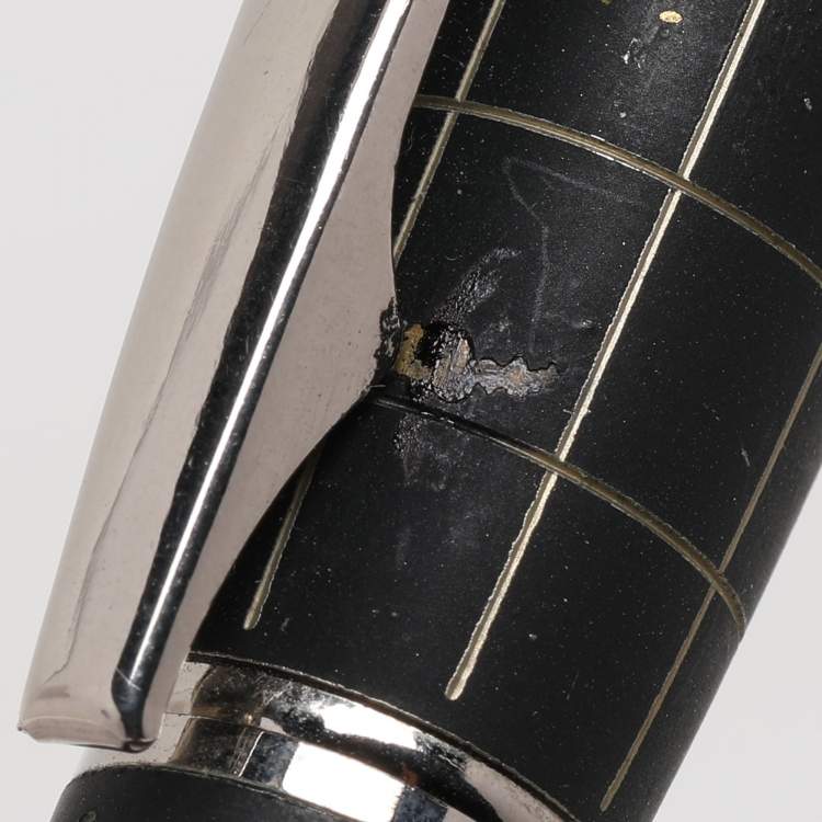 Pre Owned Montblanc Black Starwalker Rubber Resin Silver Tone Ballpoint Pen