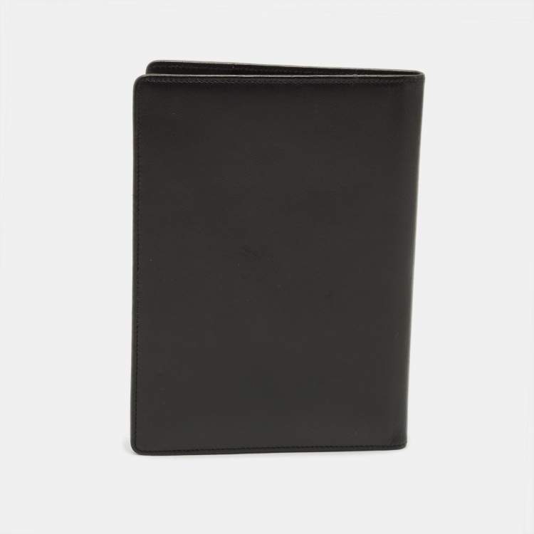 مملوكة مسبقًا Montblanc Meisterstuck Passport Holder Black Leather