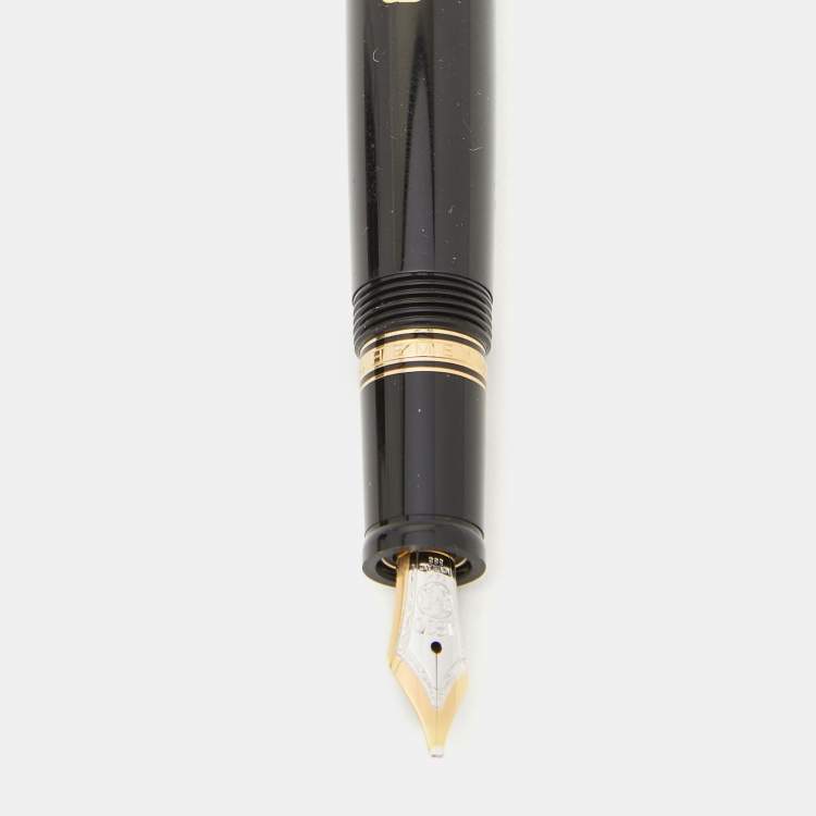 Pre Owned Montblanc Bohème Vert Resin Gold Tone Fountain Pen