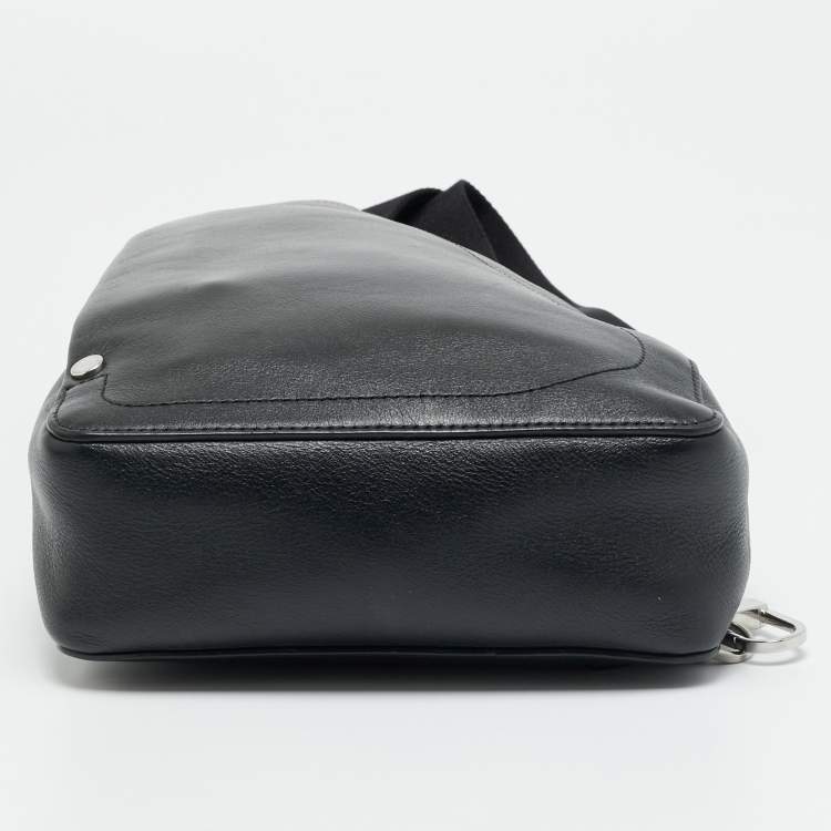 مملوكة مسبقًا Montblanc Meisterstück Selection Black Leather Sling Bag