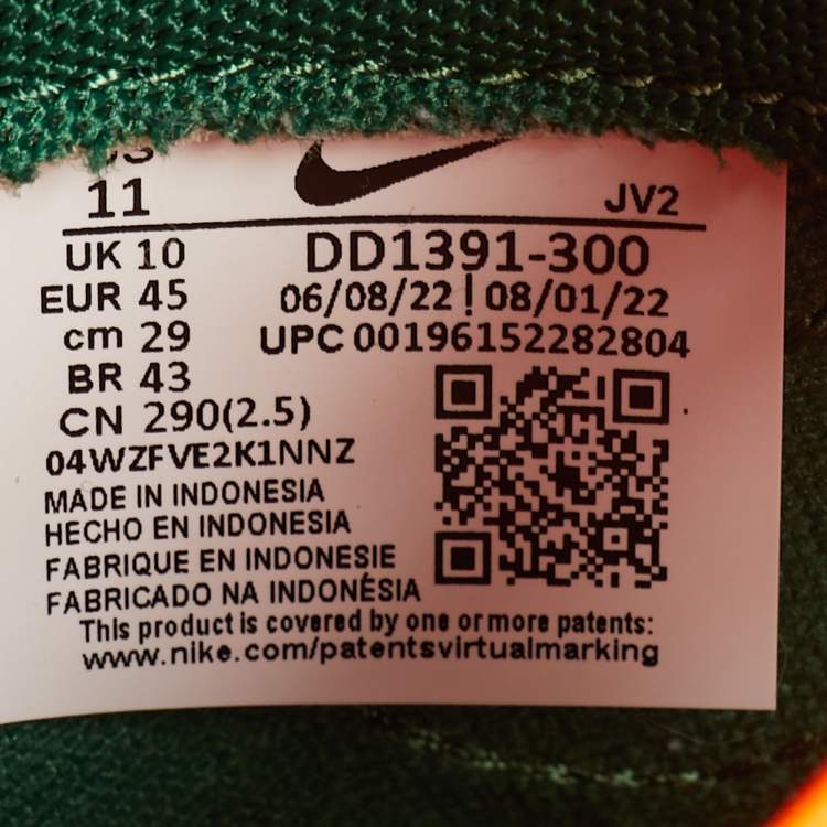 مملوكة مسبقًا Nike Dunk Low Retro Miami Hurricanes Size 45 Green/Neon Orange Leather Low Top Sneakers