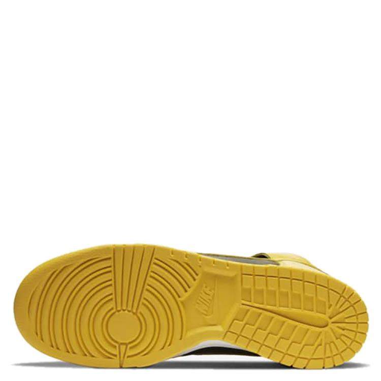 Pre Owned Nike Dunk High Varsity Maize EU Size 44.5 US Size 10.5