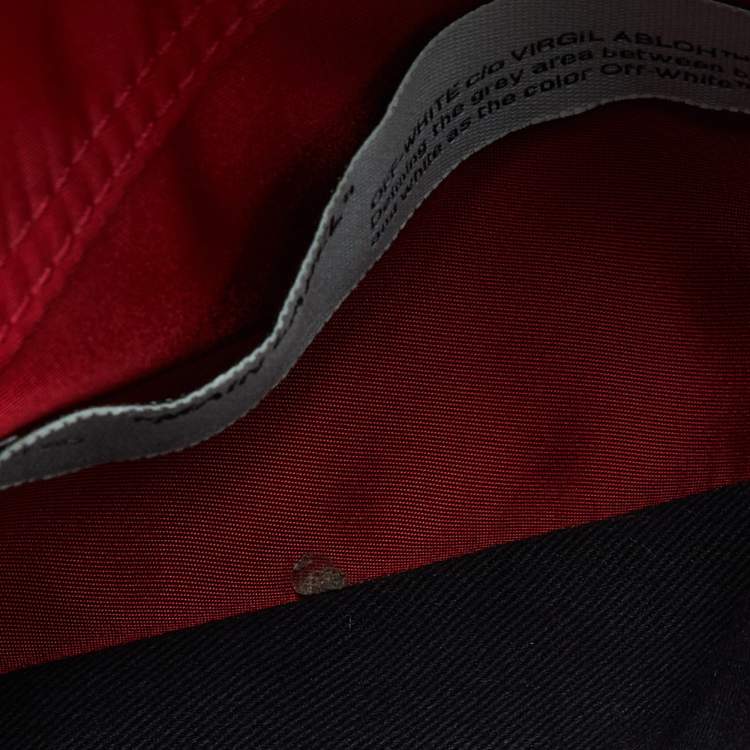 مملوكة مسبقًا Off-White Red Nylon Messenger Bag