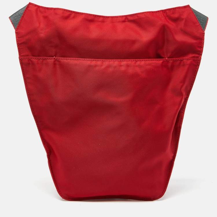 مملوكة مسبقًا Off-White Red Nylon Messenger Bag