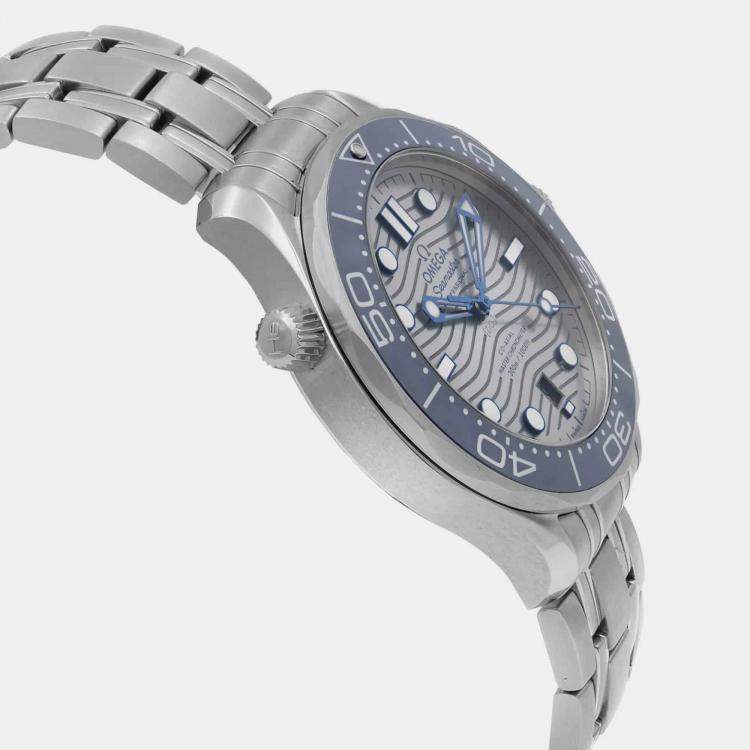 Pre Owned Omega Grey Stainless Steel Seamaster Diver 210.30.42.20.06.001 Automatic Men's Wristwatch 42 mm