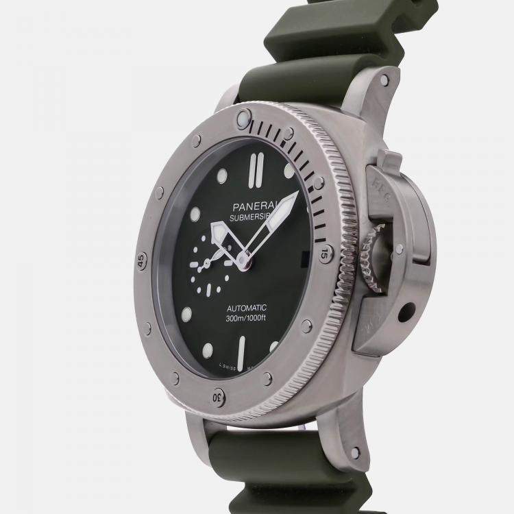 Pre Owned Panerai Luminor Submersible PAM01055 Automatic Green Stainless Steel Men’s Wristwatch 42 mm